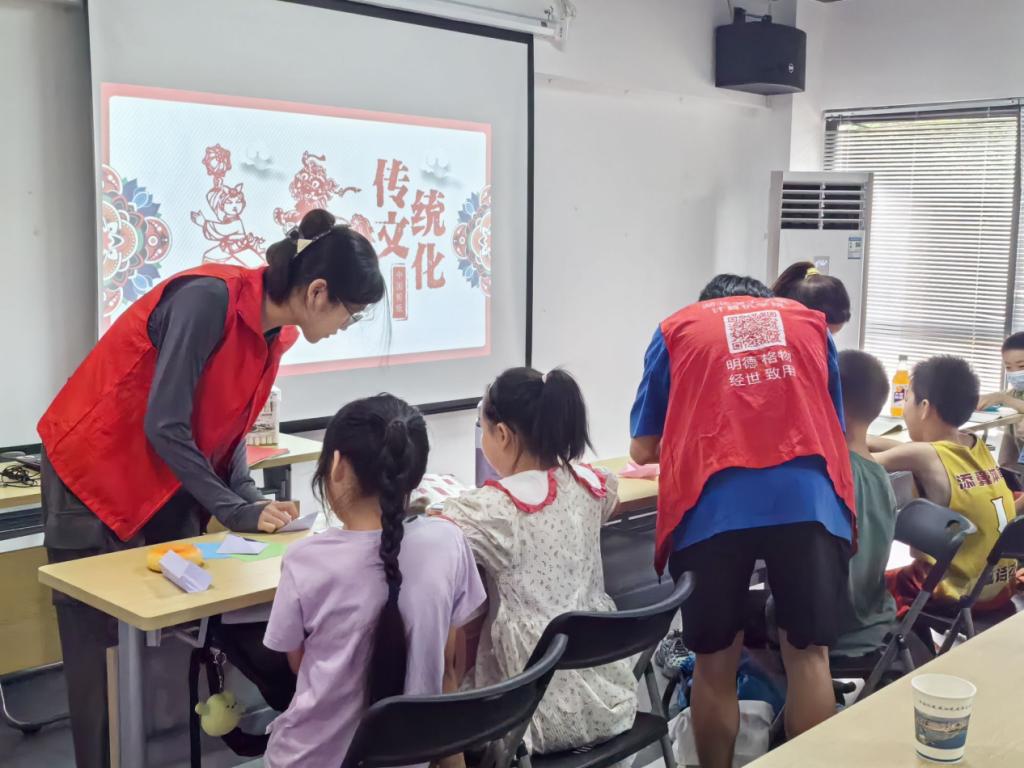 说明: http://www.hbpu.edu.cn/__local/C/17/91/8D3859FB70F6DFCB77748553498_E7052B79_17A8B.png